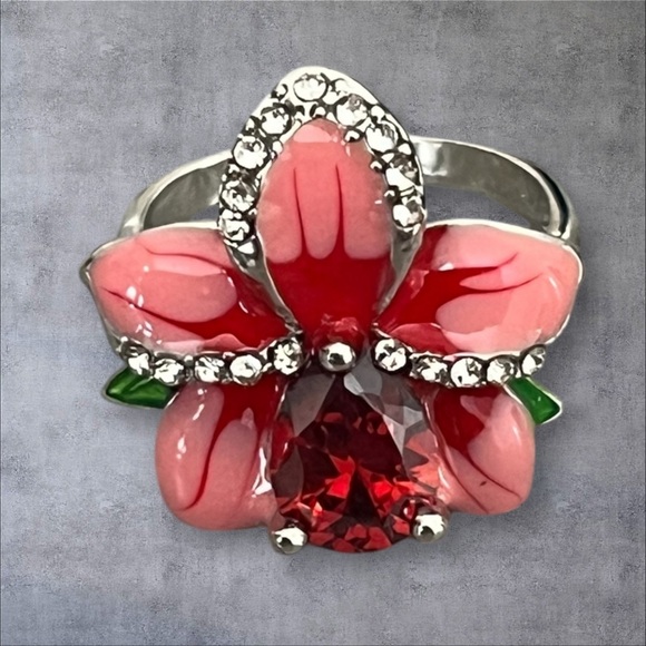 Large enamel flower ring various size, with a large red CZ stone in center - Picture 4 of 6